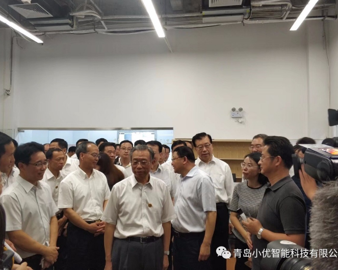山東省委書(shū)記、省長(zhǎng)、青島市委書(shū)記一行蒞臨我司視察指導(dǎo)工作